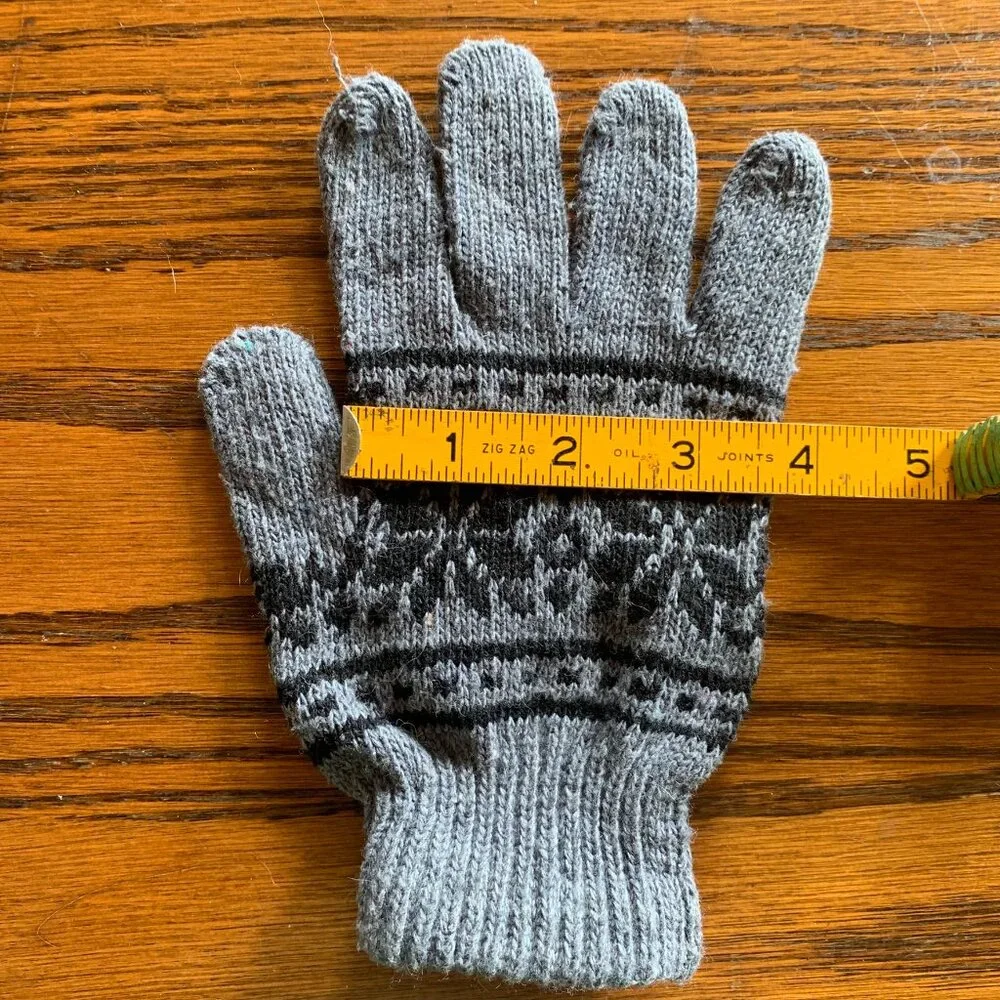 Grey & Black Snow Flake Knit Gloves Mittens Winter Stretch Neutral Fair Isle
